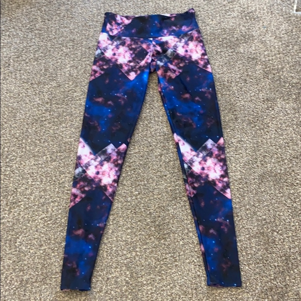 Onzie galaxy leggings size xs bandier